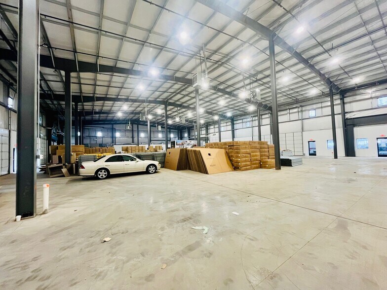 More Photos Of 3301-3393 S Clinton Ave, South Plainfield Light Distribution For Lease