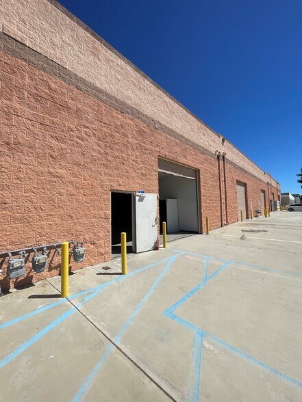 More Photos Of 42301-42325 10th St W, Lancaster General Retail For Sale