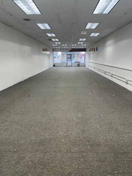 More Photos Of 6602-6620 W 111th St, Worth Unknown For Lease