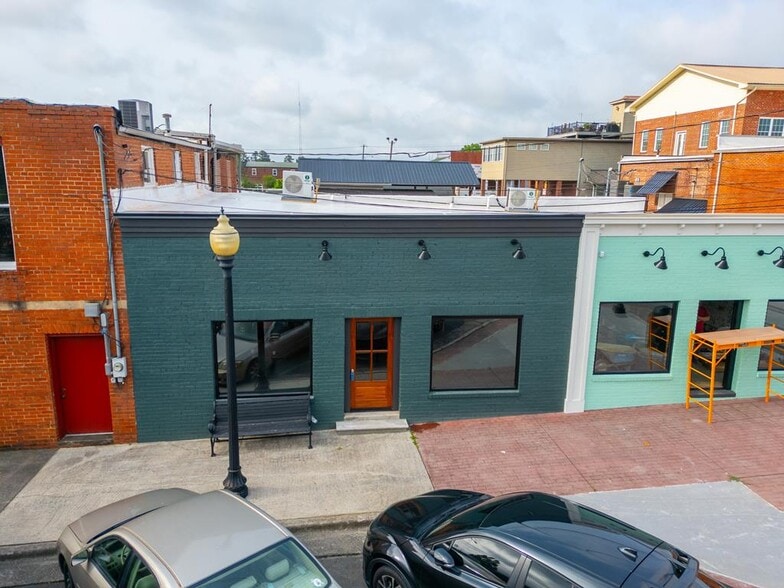 Primary Photo Of 110 E Market St, Chatsworth Flex For Sale