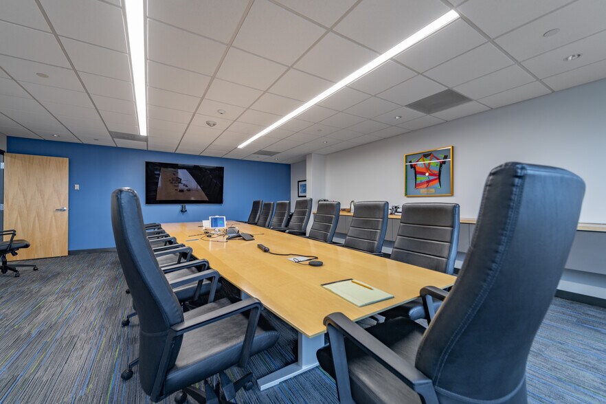 More Photos Of 500 River Ridge Dr, Norwood Office For Lease