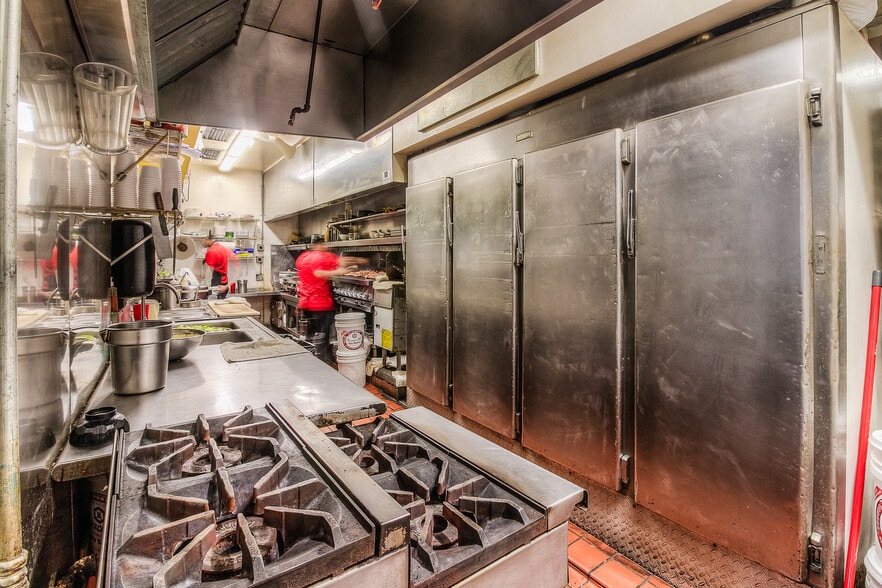 More Photos Of 822 N 1st St, Yakima Restaurant For Sale