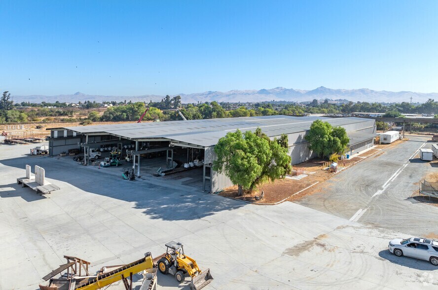 More Photos Of 2310 San Juan Rd, Hollister Manufacturing For Sale