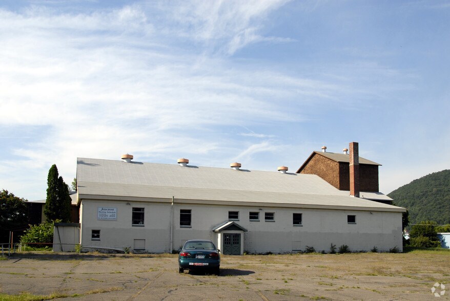 More Photos Of 1575 Lake St, Elmira Manufacturing For Lease