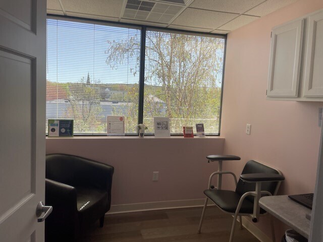 More Photos Of 1650 Elm St, Manchester Medical For Sale