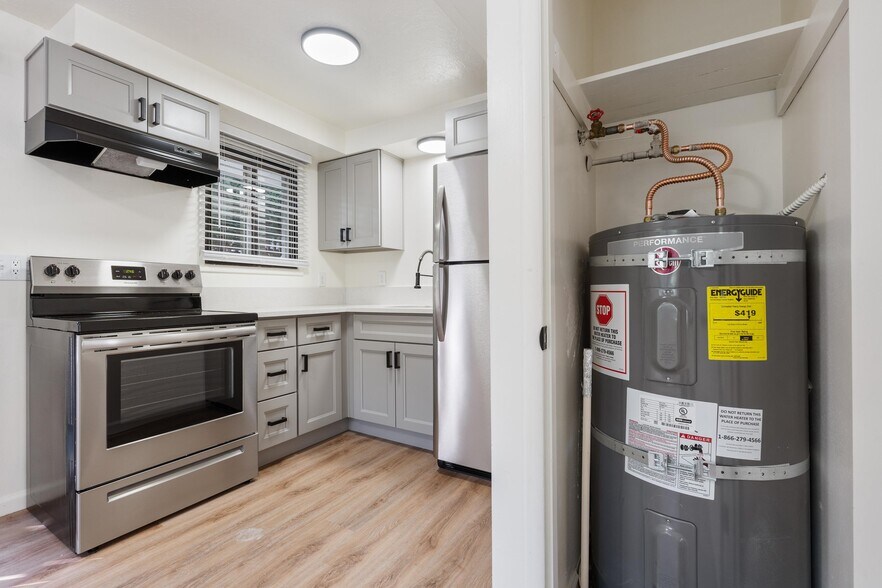 More Photos Of 2507-2525 SE Monroe St, Portland Apartments For Sale