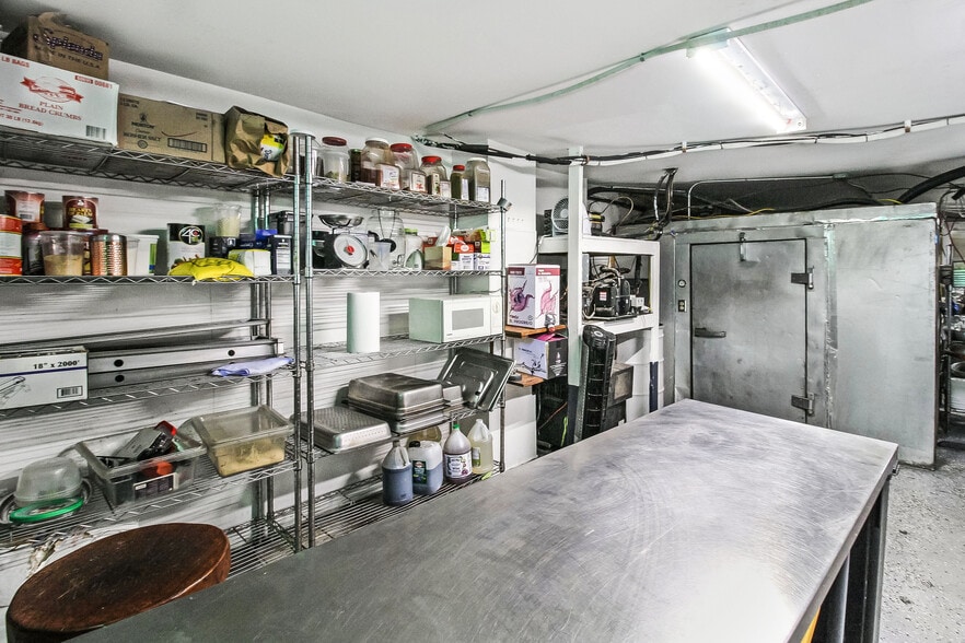 More Photos Of 550 Court St, Brooklyn Restaurant For Lease