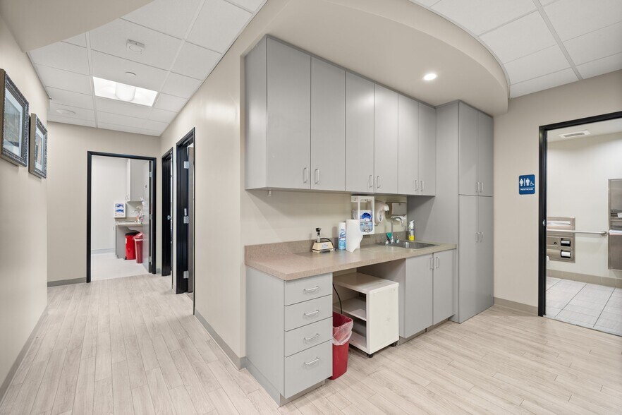 More Photos Of 15944 Los Serranos Country Club Dr, Chino Hills Coworking Space