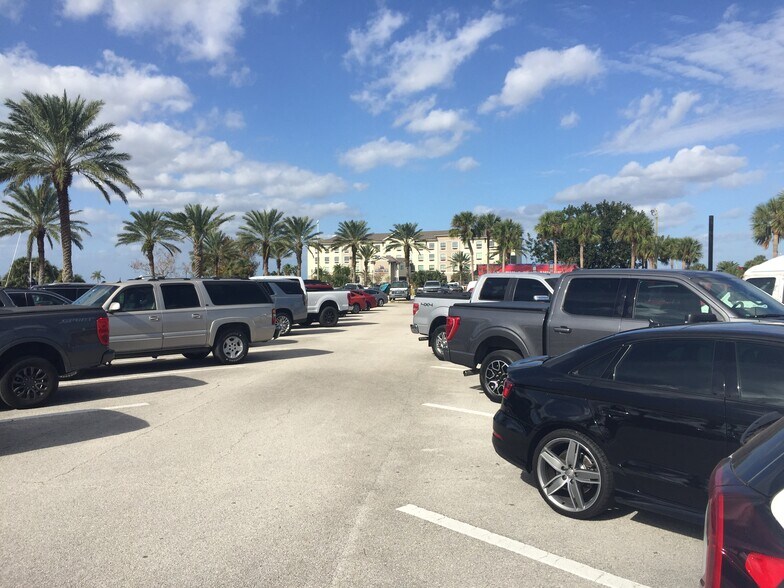 More Photos Of 350 E Seminole Blvd, Sanford Freestanding For Sale