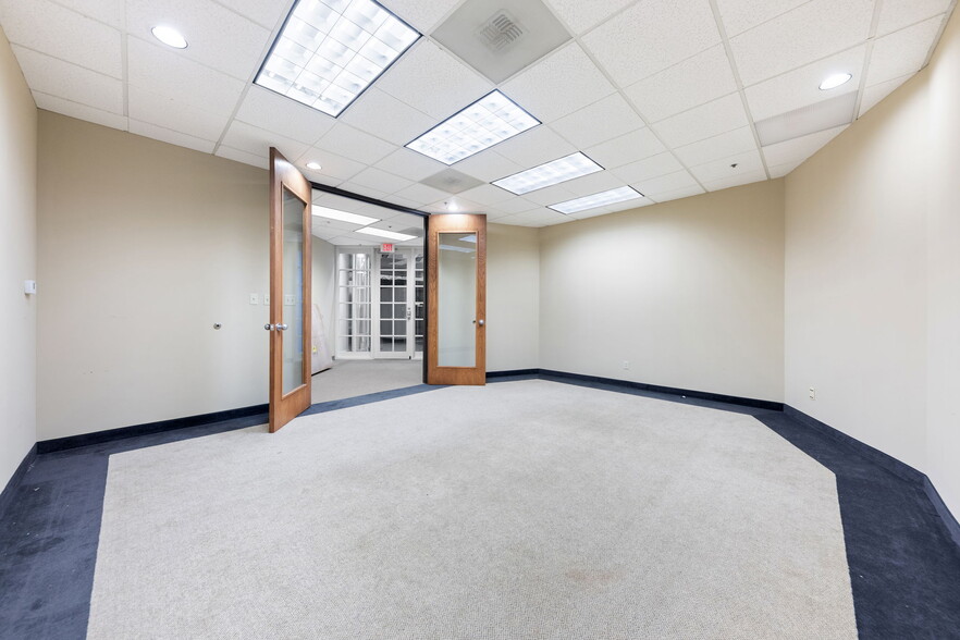 More Photos Of 2828 E Trinity Mills Rd, Carrollton Medical For Sale