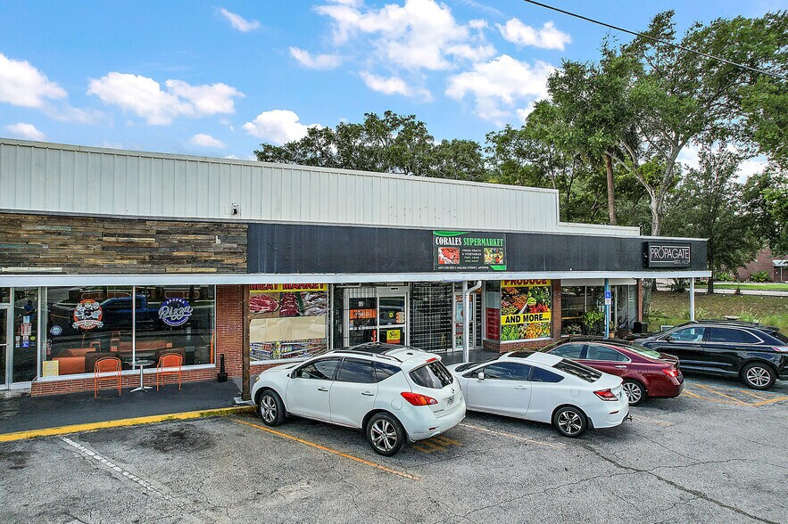More Photos Of 40-60 E 5th St, Apopka Storefront For Lease