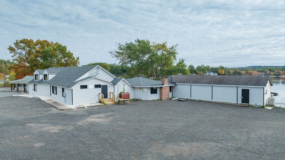 More Photos Of 141 Congamond Rd, Southwick Restaurant For Lease