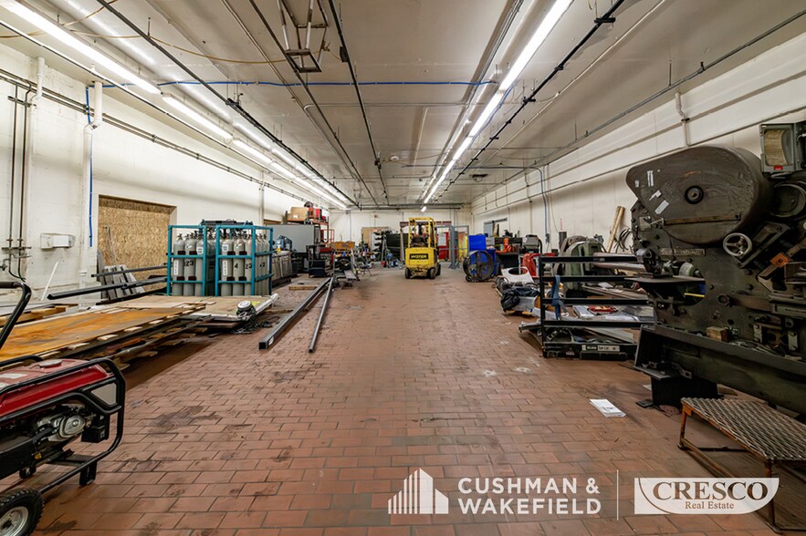 More Photos Of 9988 Kinsman Rd, Newbury Manufacturing For Sale