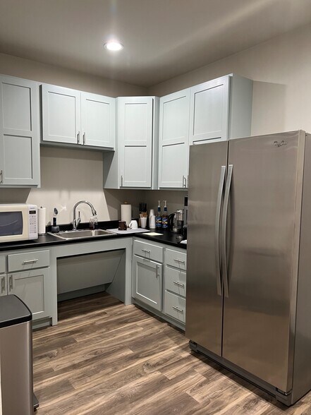 More Photos Of 4606 67th St, Lubbock Office For Sale