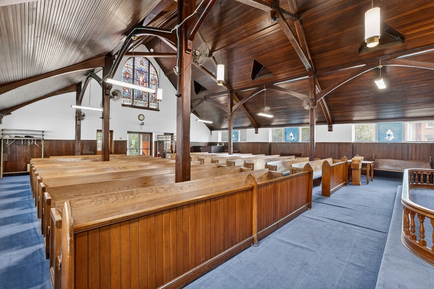 More Photos Of 653 11th St NE, Washington Religious Facility For Sale