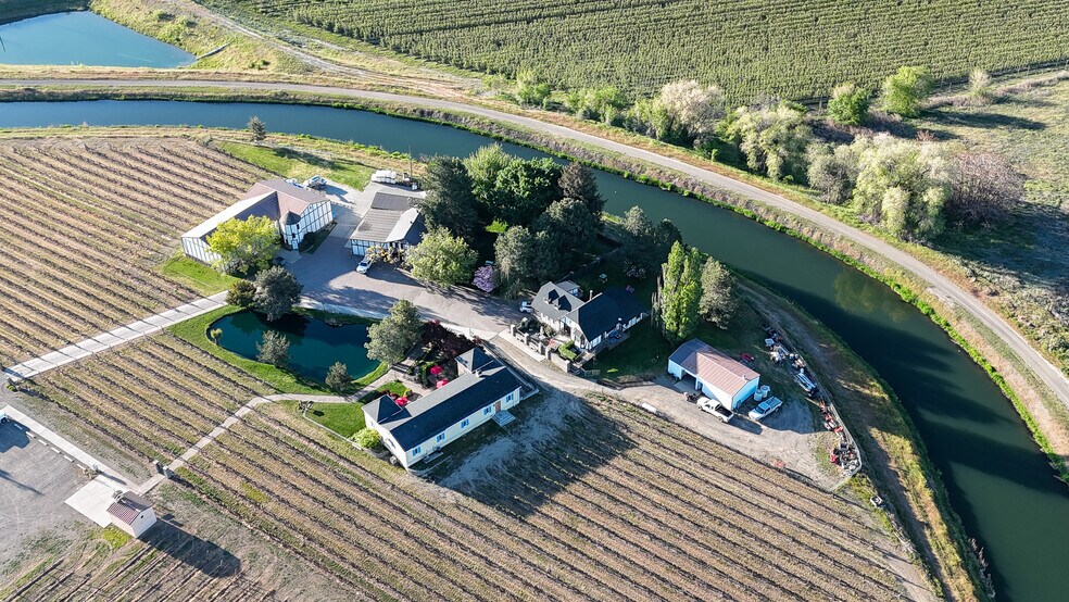 More Photos Of 500 S Bonair Rd, Zillah Winery Vineyard For Sale