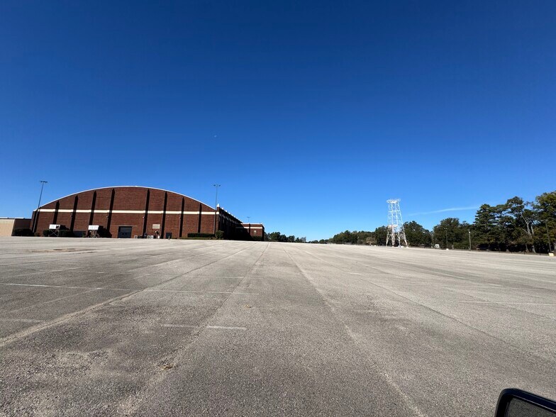More Photos Of 10408 State Highway 64 E, Tyler Theater Concert Hall For Sale