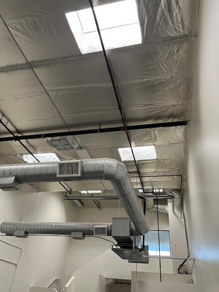 More Photos Of 874-888 Palomares Ave, La Verne Warehouse For Lease