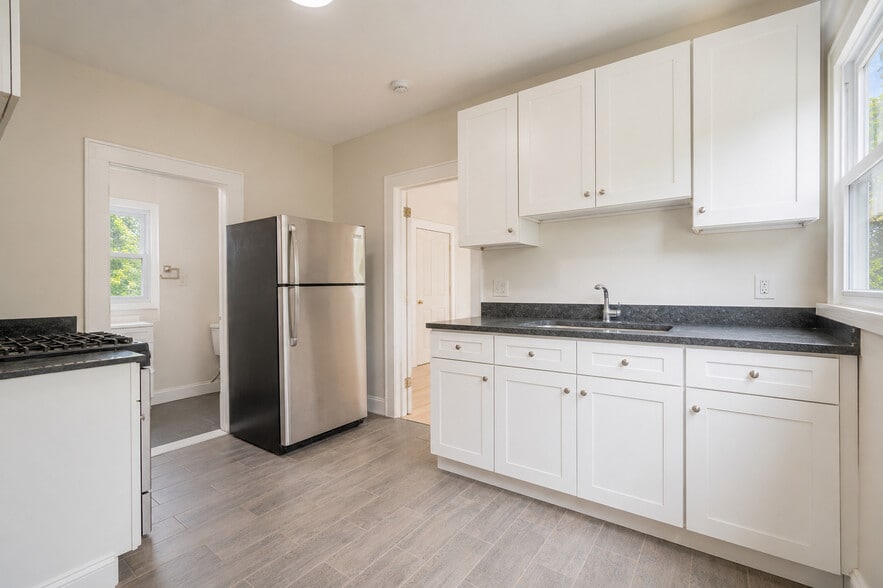 More Photos Of 50 Jewell St, Garfield Apartments For Sale