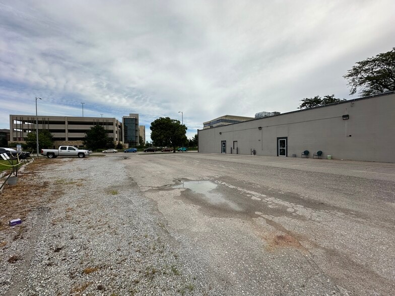 More Photos Of 1935 Q St, Lincoln Freestanding For Sale
