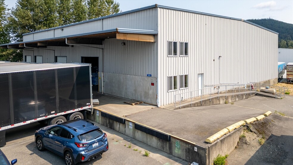 More Photos Of 3616 Old Highway 99 S Rd, Mount Vernon Distribution For Sale