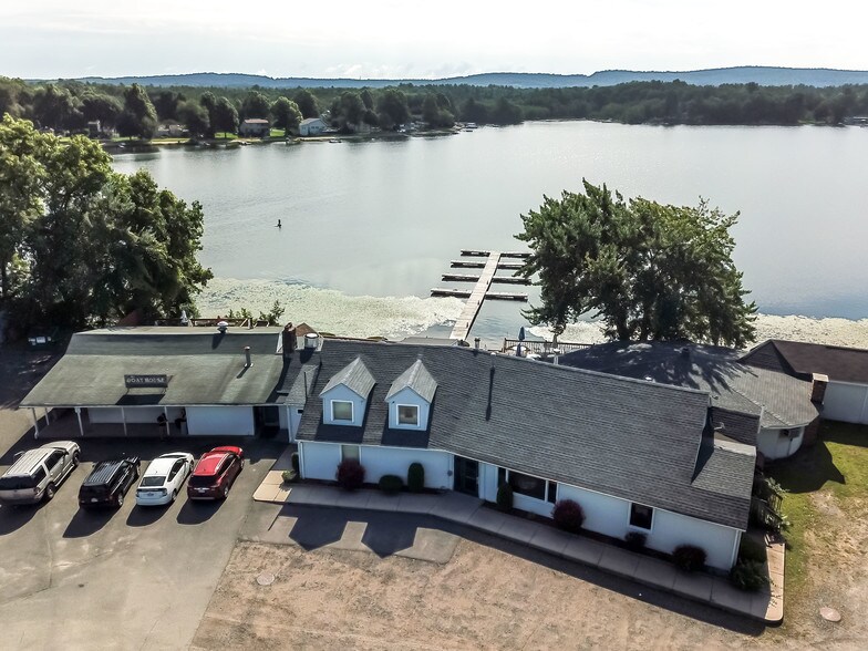 More Photos Of 141 Congamond Rd, Southwick Restaurant For Lease