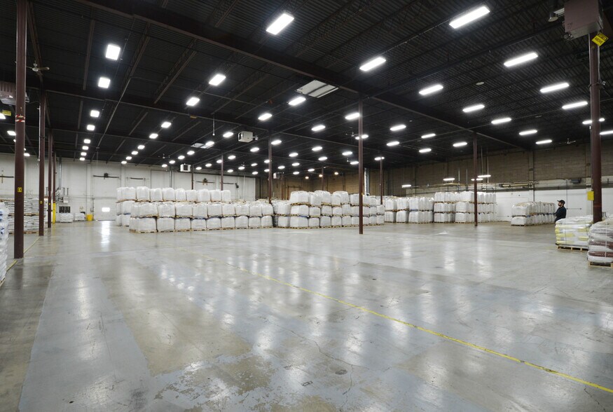 More Photos Of 5300 W 76th St, Edina Industrial For Sale