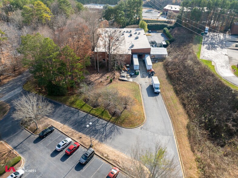 More Photos Of 2800 Colonnades Ct, Peachtree Corners Light Distribution For Lease