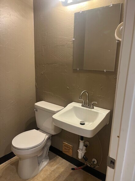 More Photos Of 5380 State Highway 276, Royse City Service For Lease