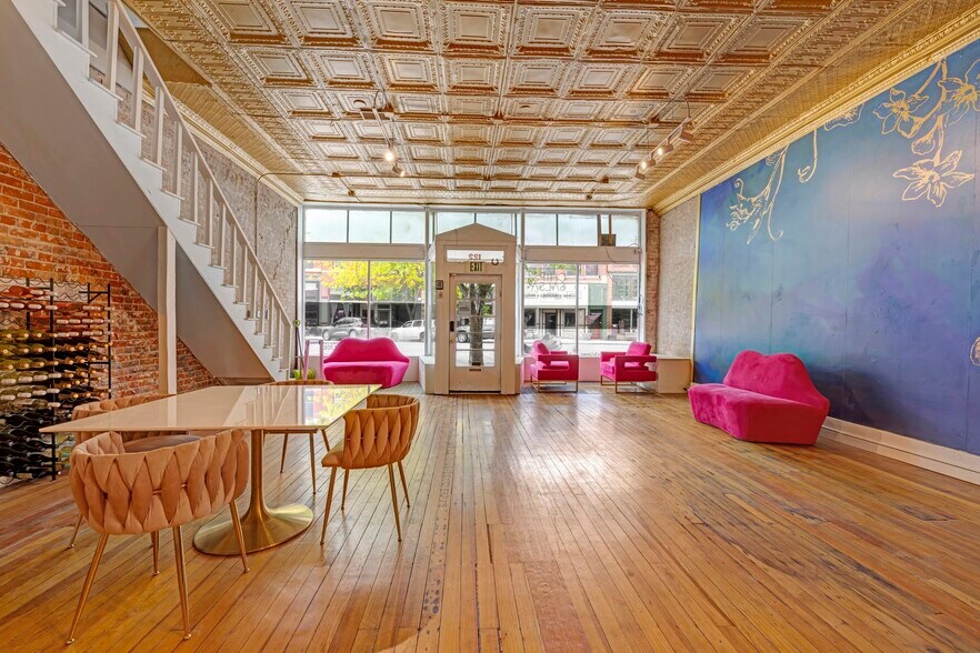 More Photos Of 122 W Main St, Florence Storefront For Sale