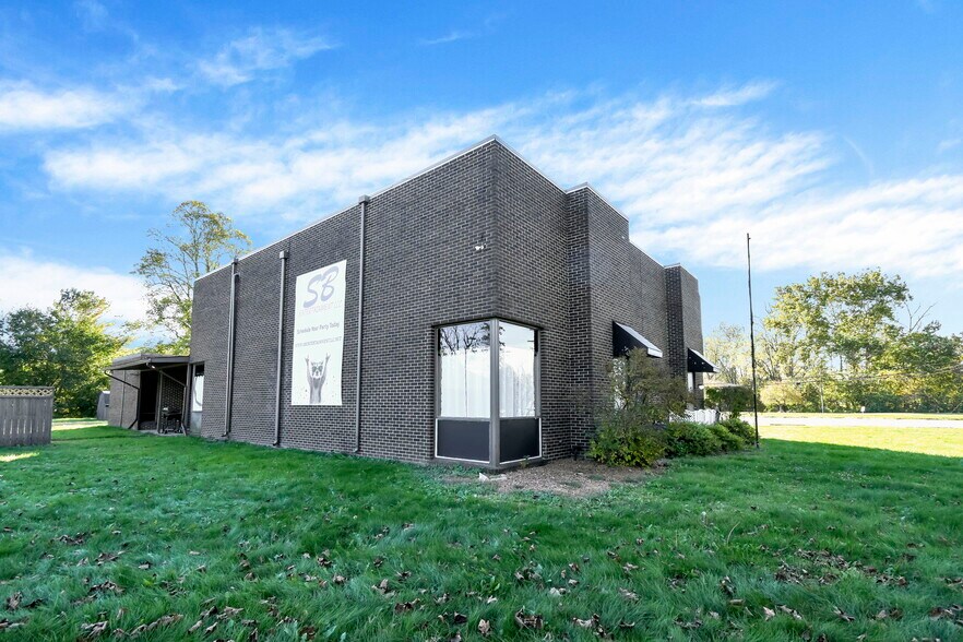 More Photos Of 32 Licking View Dr, Heath Lodge Meeting Hall For Lease
