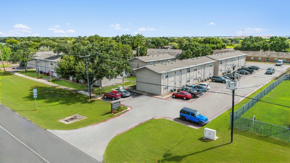 More Photos Of 2420 S 6th St, Kingsville Apartments For Sale