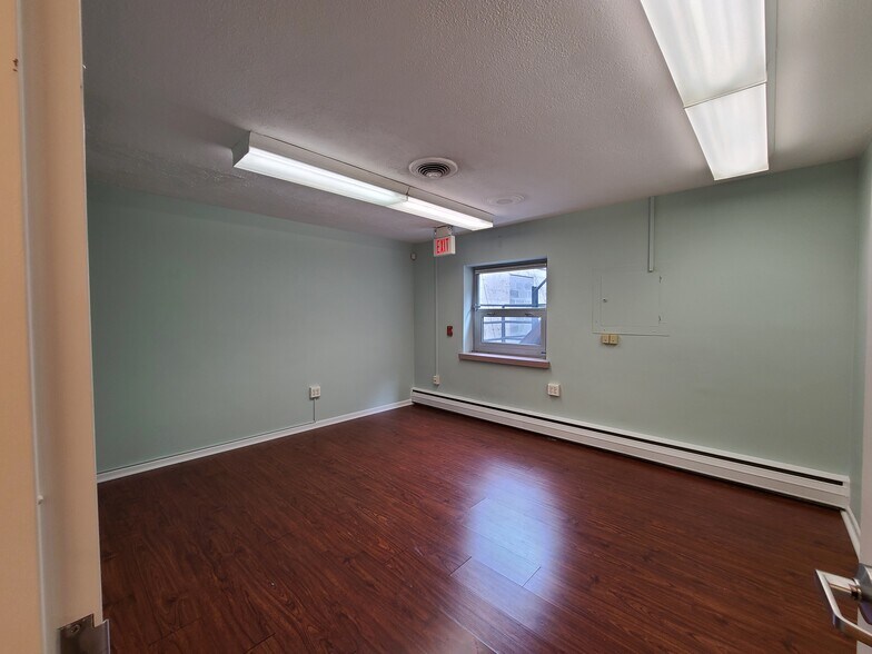 More Photos Of 392 Springfield Ave, Summit Office For Lease