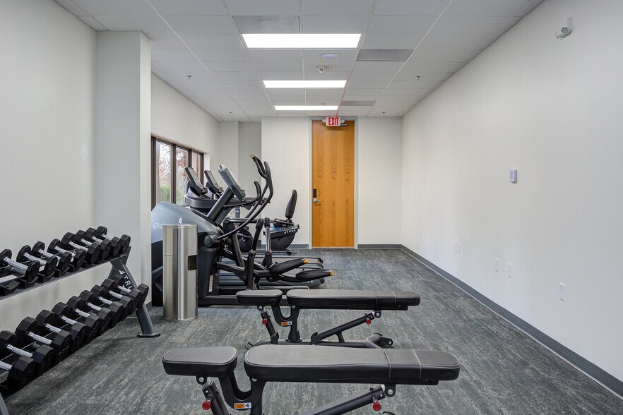 More Photos Of 5171 Glenwood Ave, Raleigh Office For Lease