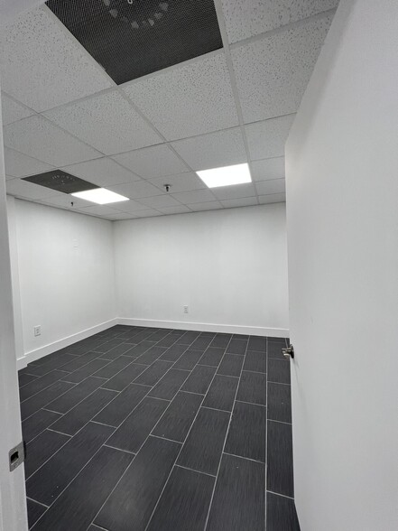 More Photos Of 8705-8795 NW 100th St, Miami Warehouse For Lease