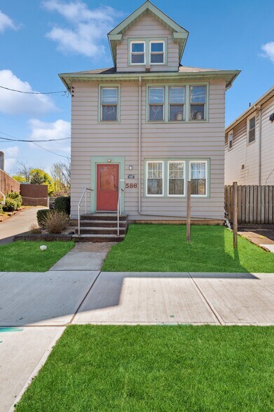 More Photos Of 586 Livingston Ave, North Brunswick Office For Sale