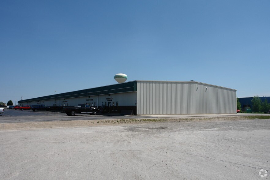 Primary Photo Of 1101-1119 Ashwaubenon St, Green Bay Service For Lease