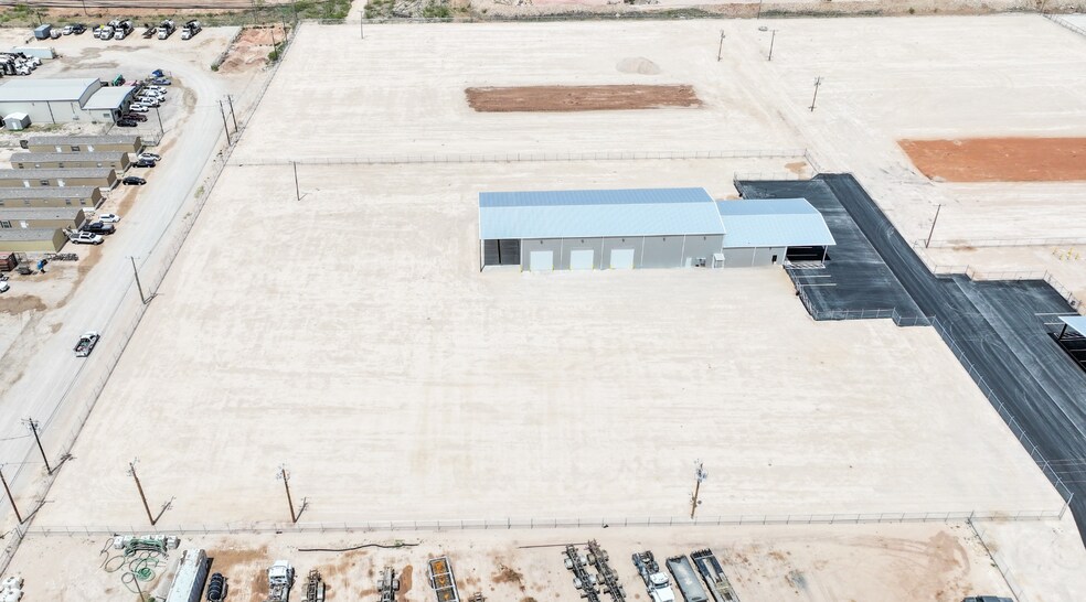 More Photos Of 3001 County 1279 rd, Midland Warehouse For Lease