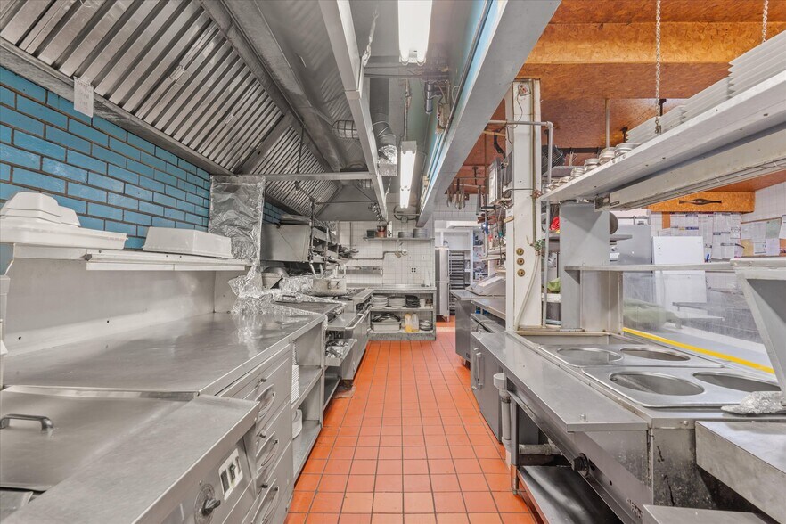 More Photos Of 1424 Main St, Sylvan Beach Restaurant For Sale