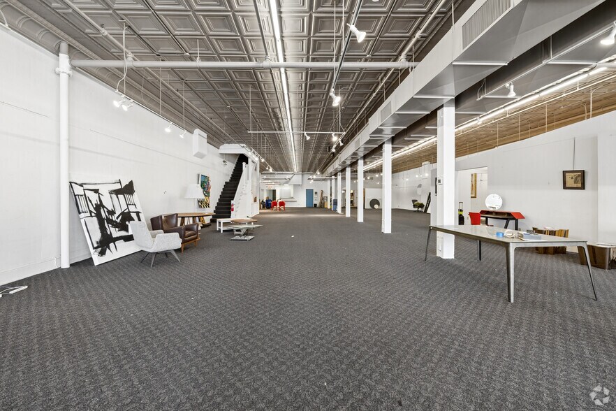 More Photos Of 22 N 5th St, Minneapolis General Retail For Sale