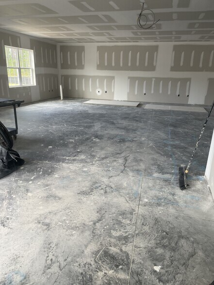 More Photos Of 104 Surgeons Dr, Myrtle Beach Office For Lease