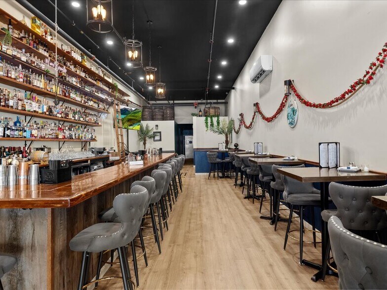More Photos Of 46 Main St, Plymouth Storefront For Sale