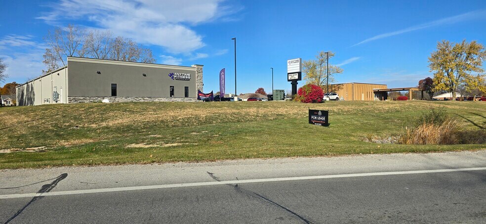 More Photos Of 13837 Amstutz Rd, Leo Storefront Retail Office For Lease