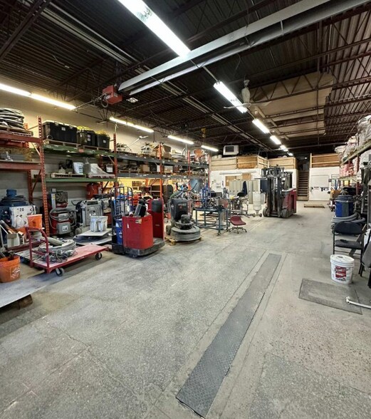 More Photos Of 2391 Anson Dr, Mississauga Warehouse For Sale