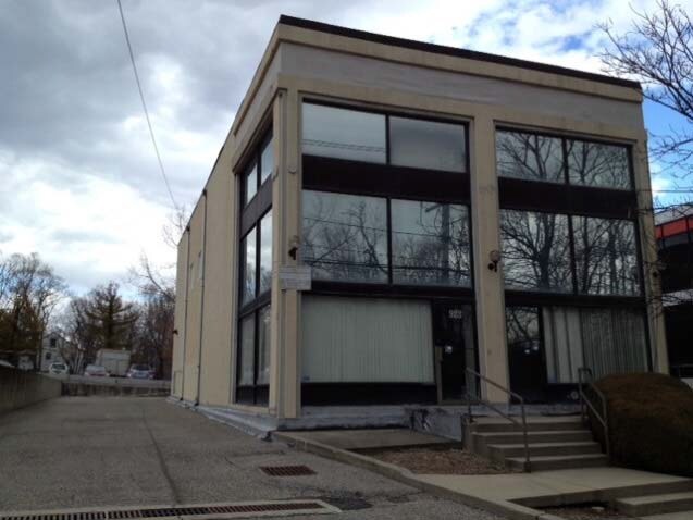 More Photos Of 923-925 Northern Blvd, Great Neck Freestanding For Lease