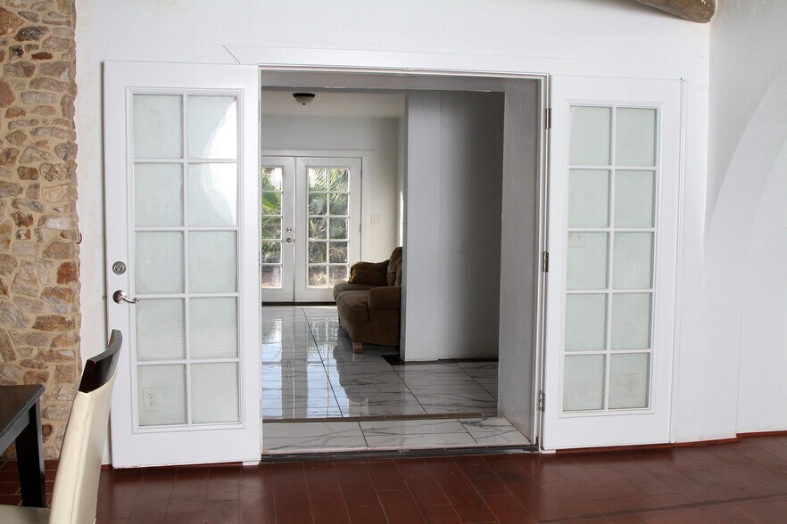 More Photos Of 1636 S Clovis Ave, Fresno Specialty For Sale