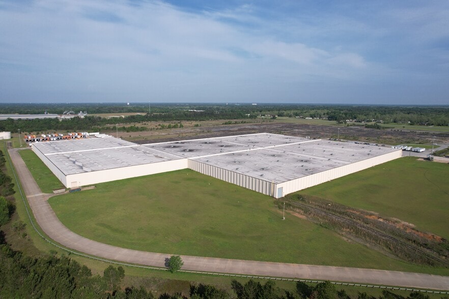 More Photos Of 3300 Sylvester Rd, Albany Manufacturing For Sale