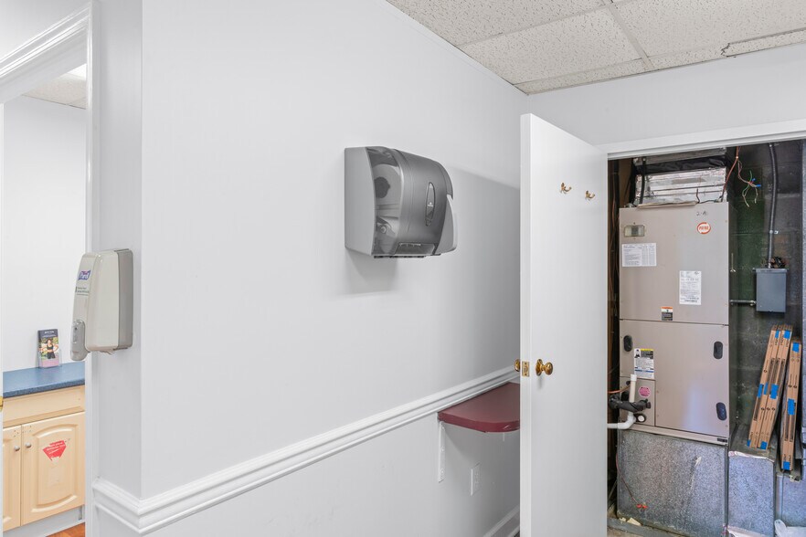 More Photos Of 5514 Alma Ln, Springfield Medical For Lease