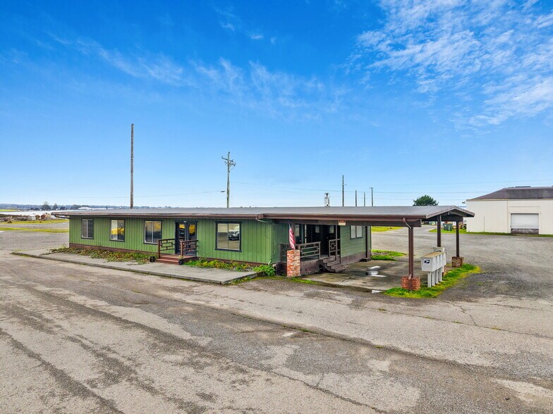 More Photos Of 4051-4061 N Highway 101, Eureka Warehouse For Sale