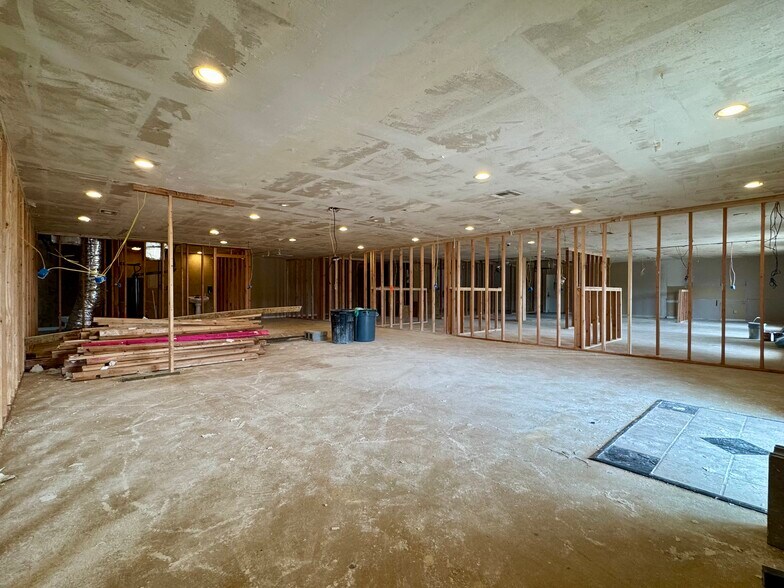 More Photos Of 719 E 141st St, Glenpool Storefront Retail Office For Lease